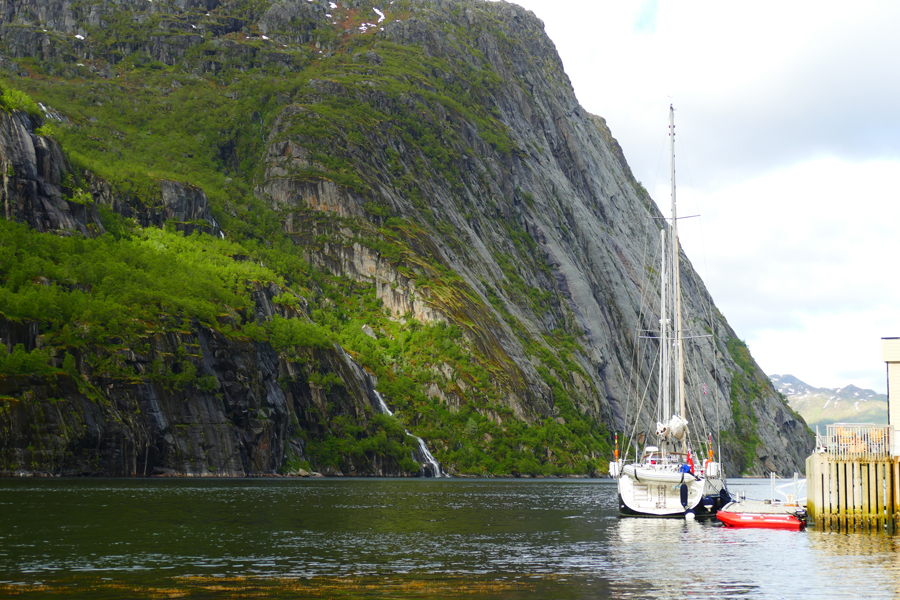 Santosa Sails To Steep Fjord Walls And There’s Time To Make A Snowman
