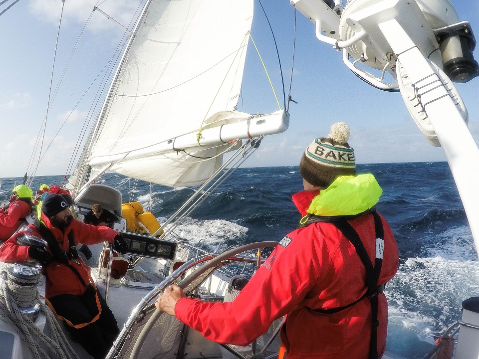 Sailing upwind at an angle