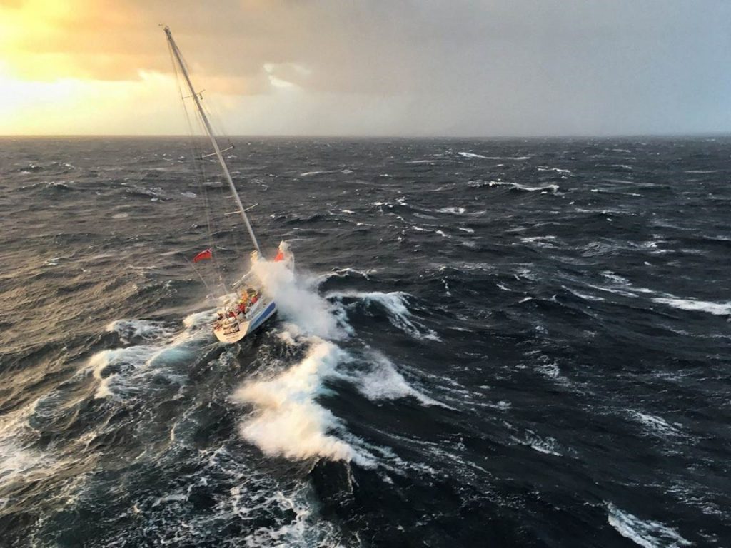Sailing in the storm online