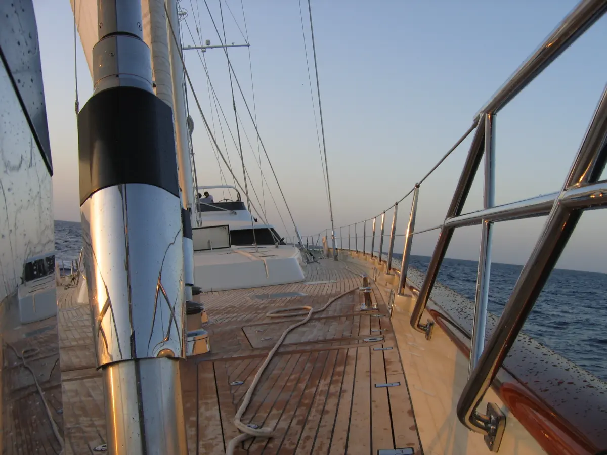 Luxury Caribbean Yacht Sailing with fully crewed service