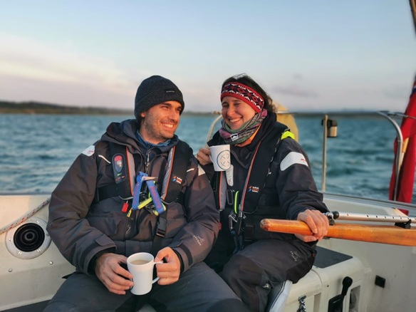 couple sailing having tea
